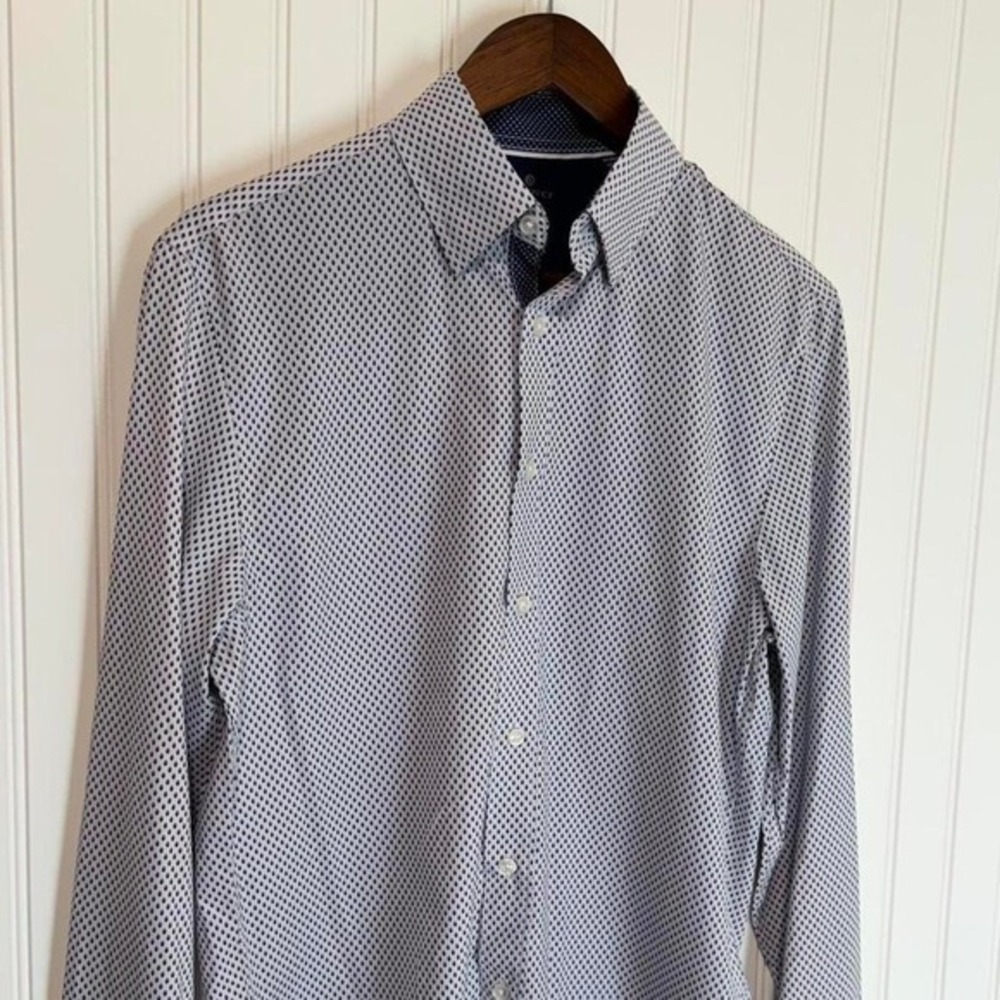 STRUCT Slim Fit Button-Down (S) Lightweight, stretchy men's dress shirt